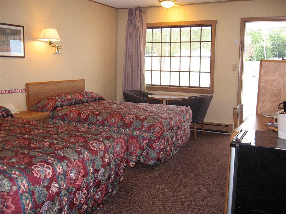 Rodeway Inn Bellows Falls Exterior photo